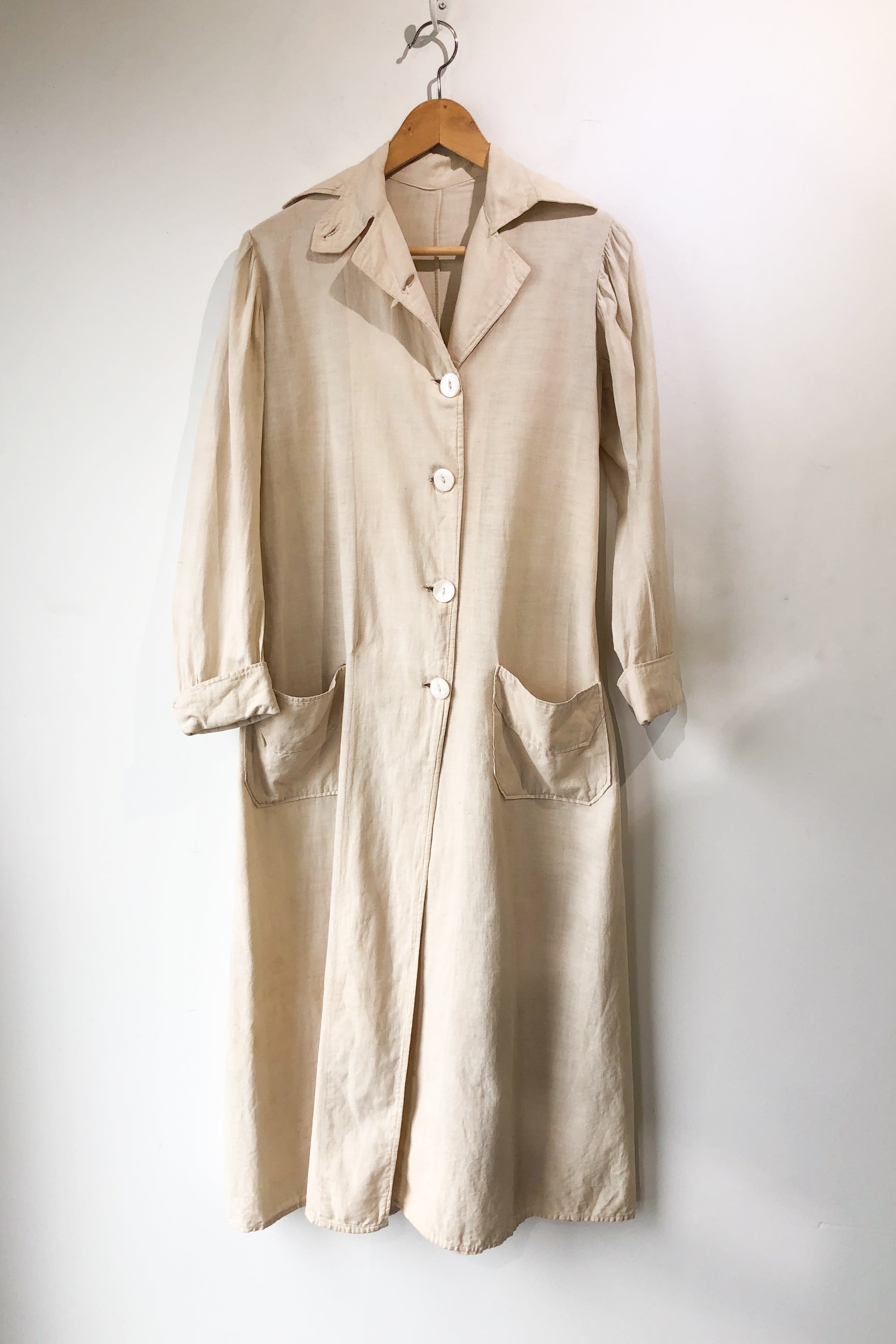 Vintage White Cotton Duster Coat – The Curatorial Dept. Vintage White Cotton Duster Coat – The Curatorial Dept.