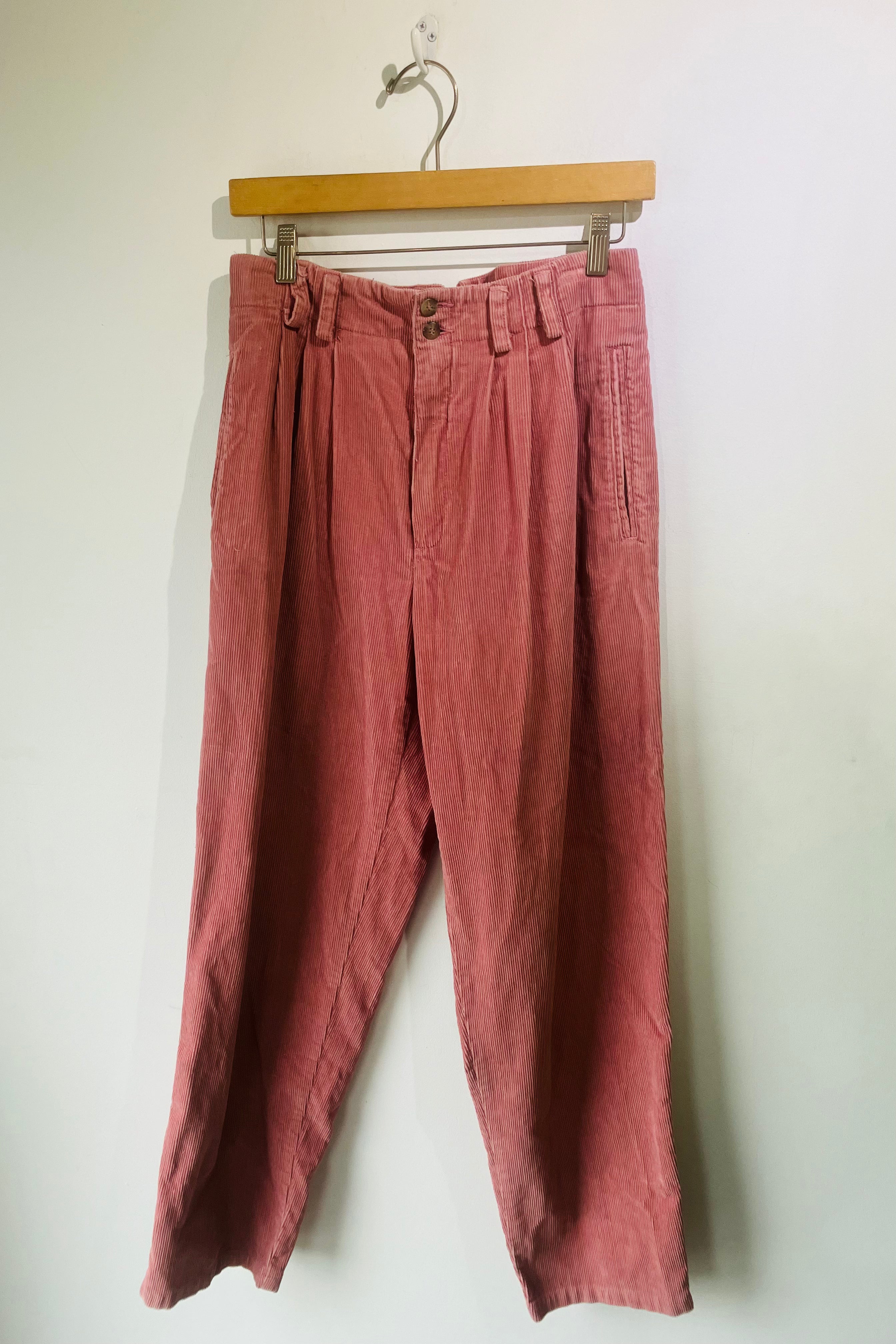 Vintage Liz Sport Pink Corduroy Pants – The Curatorial Dept.