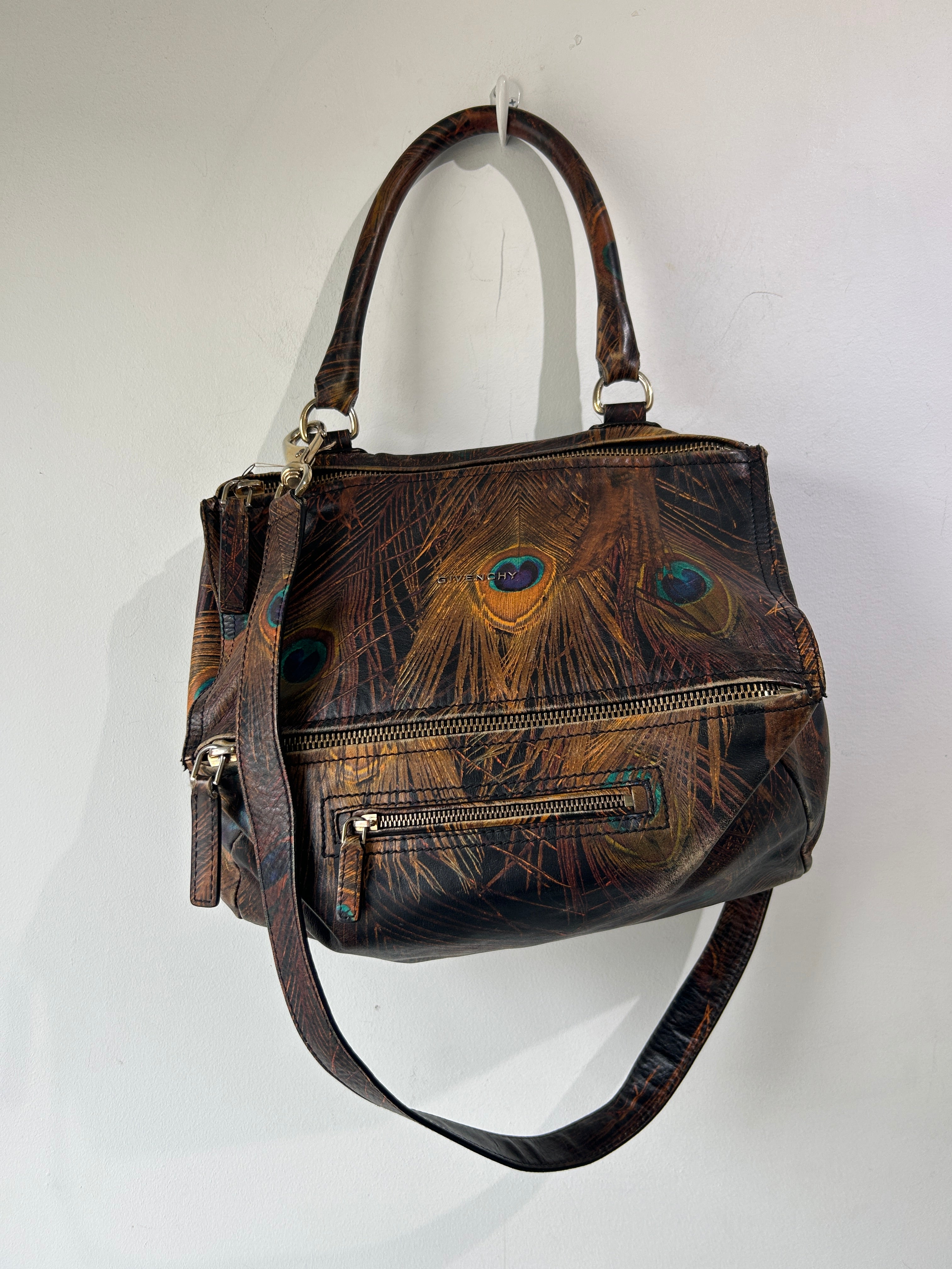GIVENCHY ピーコック　ケース Givenchy Pandora Peacock Bag – The Curatorial Dept.