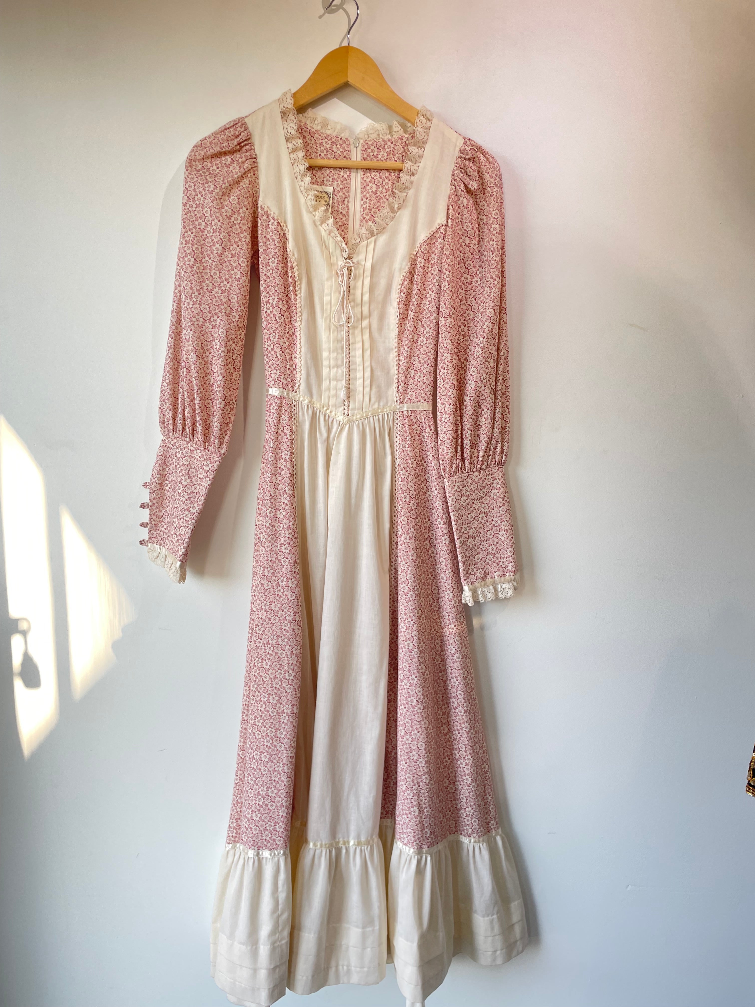 open lace back dress 70s 'Gunne Sax' Baby Pink White Lace Gunne Sax Peasant Dress / X-Small –  Wildhoneygoods