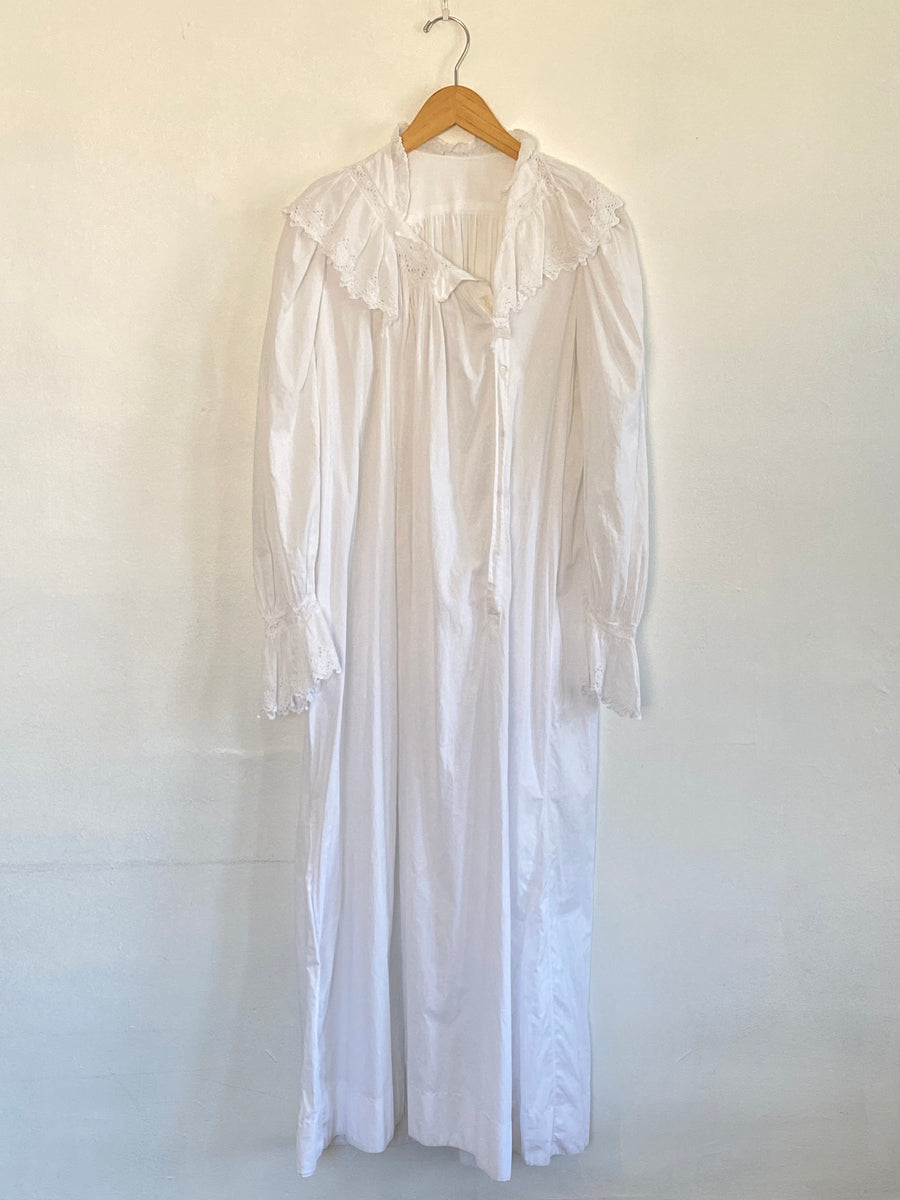 18th century online nightwear