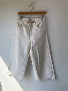 Levi’s White Cropped Wide Leg Jeans 28