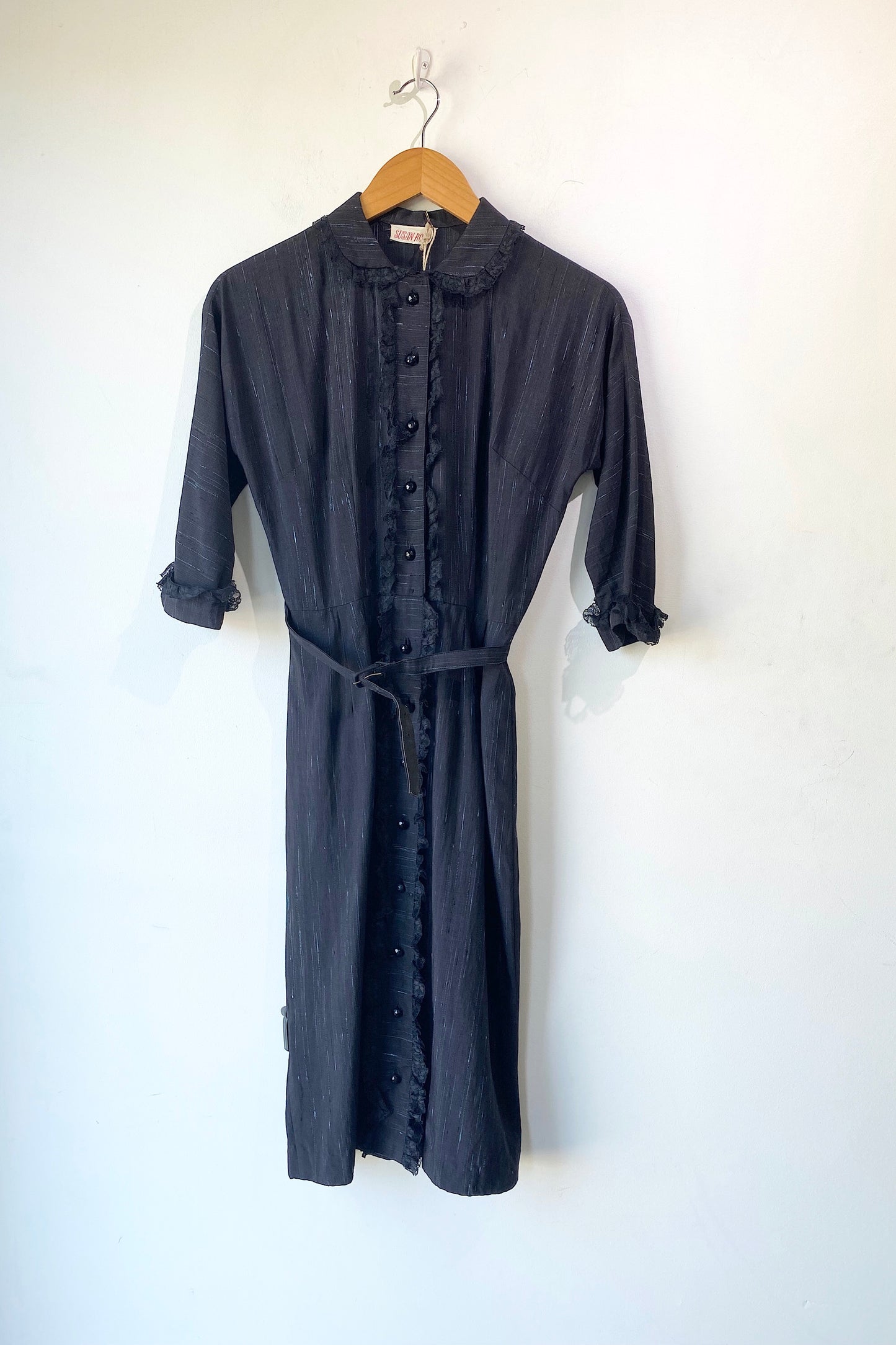 Vintage Susan Ross Black & Navy Dress The Curatorial Dept. Vintage Susan Ross Black & Navy Dress The Curatorial Dept.
