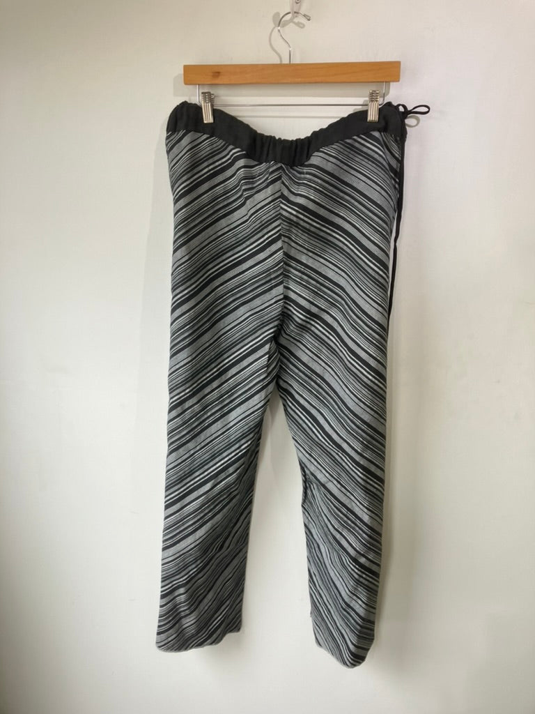 Cynthia Ashby Blue Grey Striped Comfy Pants
