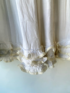 Vintage Bureaux White Ruffle Skirt