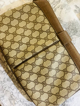 Vintage Gucci Accessory Collection Tan GG Clutch