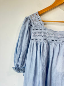 Doen Anneth Top in French Blue