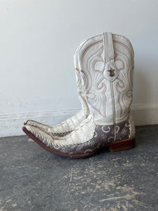 Vintage Los Altos White Crocodile Long Toe Boots