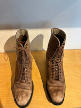 Vintage White Mountain Brown Lace-Up Boots