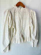 Doen White Eyelet Lace Top