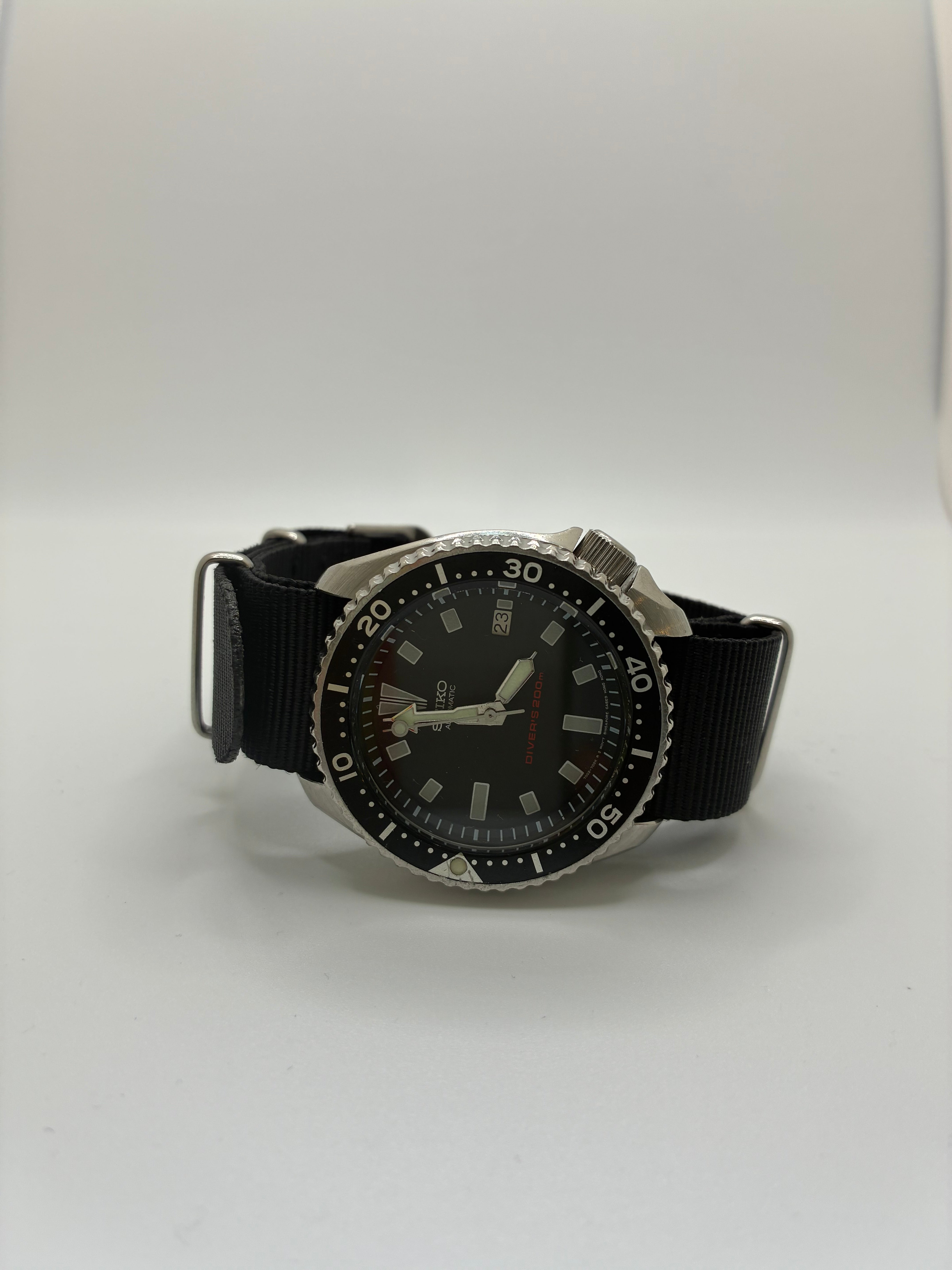 Vintage 1994 Seiko 7002-7039 Diver Watch – The Curatorial Dept.