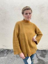 Daeza Mustard Alpaca Sweater