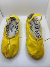 LA Opera Capezio Yellow Ballet Slippers Size 7