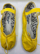 LA Opera Capezio Yellow Ballet Slippers Size 7