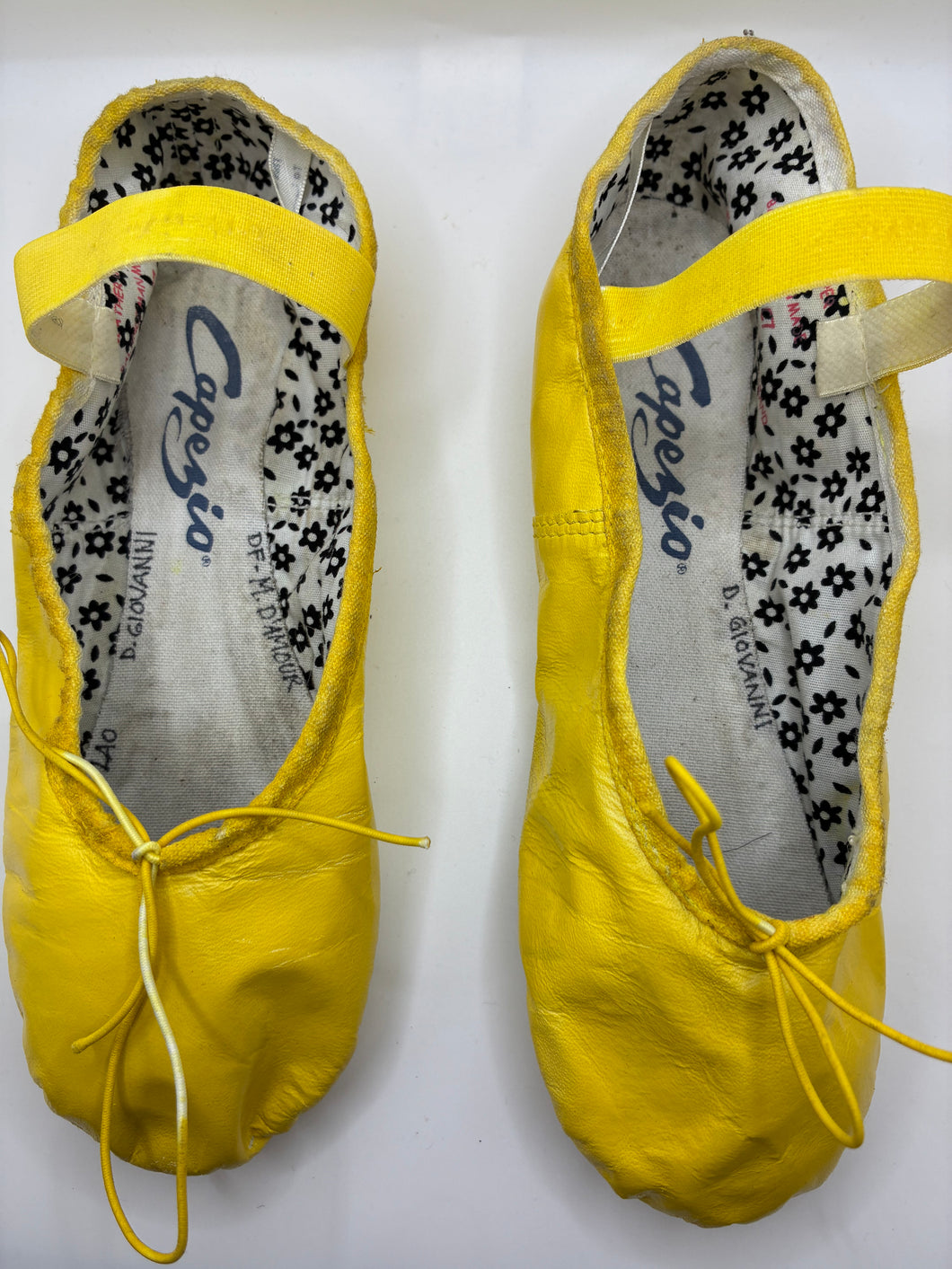 LA Opera Capezio Yellow Ballet Slippers Size 7