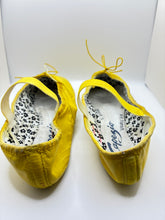 LA Opera Capezio Yellow Ballet Slippers Size 7
