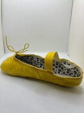 LA Opera Capezio Yellow Ballet Slippers Size 7