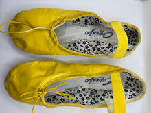 LA Opera Capezio Yellow Ballet Slippers Size 7