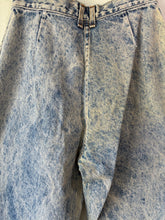 Vintage Chic Acid Wash Jeans Size 24