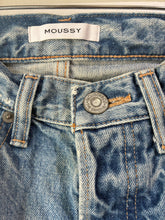Moussy Distressed Jeans Size 24