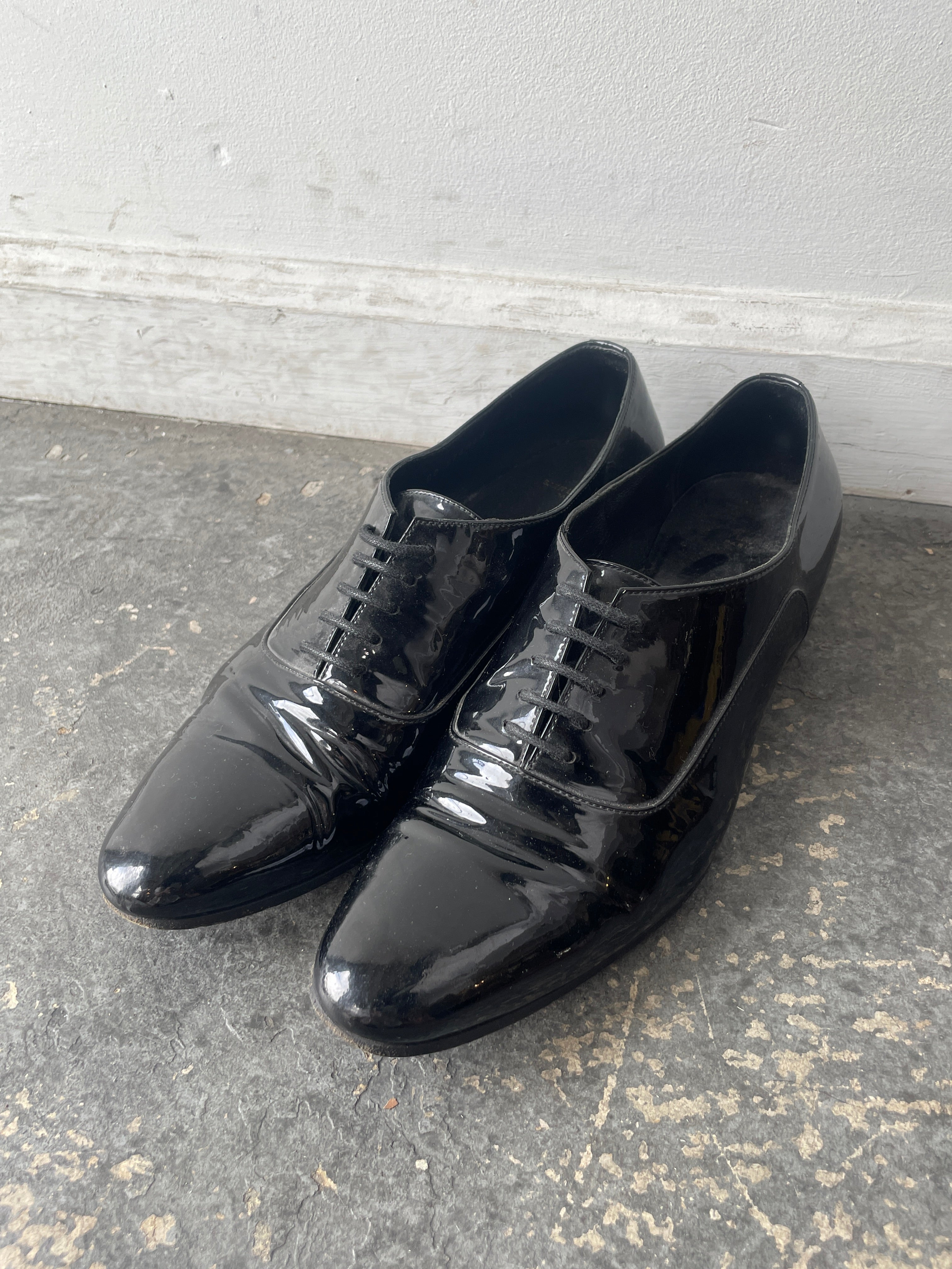Saint Laurent patent leather shoes エディ期 Yves Saint Laurent Black Patent Leather Oxfords