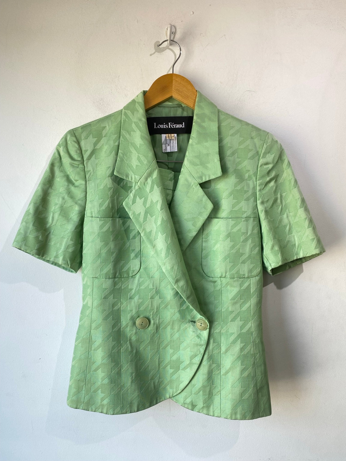 Louis Féraud pistachio green houndstooth short sleeve jacket, front