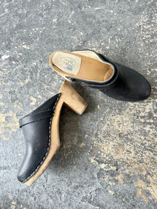 Maguba Black Wooden Clogs