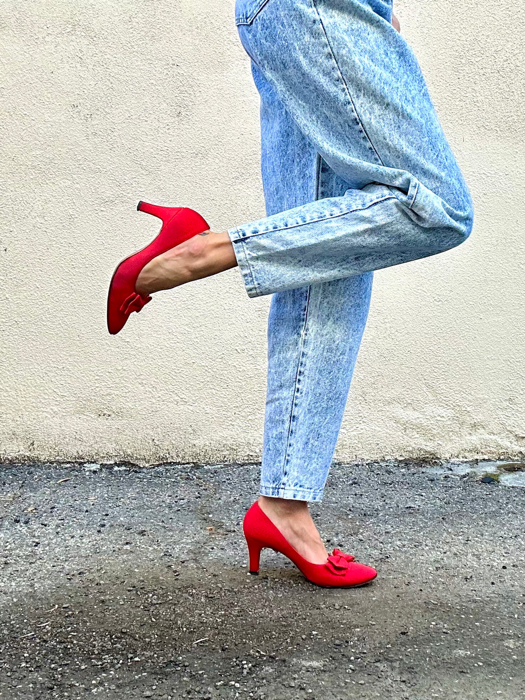 Vintage I. Magnin Red Heels with Bows Size 8