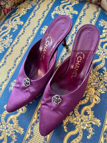 Vintage Chanel Purple Satin Heels (as is) Sz 9