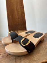 Doen Black Clog Sandals