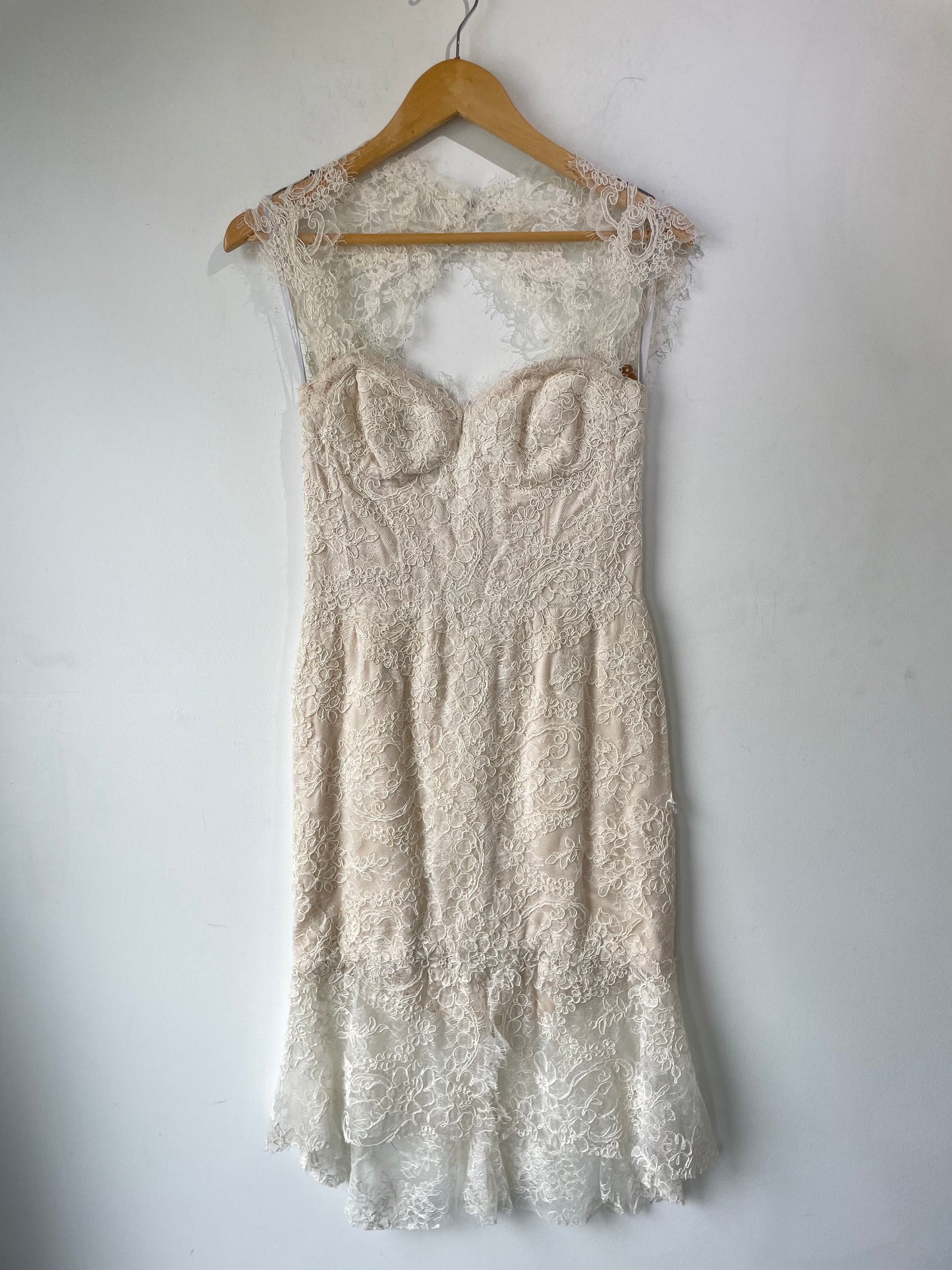 Monique Lhuillier Ivory Lace Wedding Mini Dress - The Curatorial Dept.