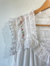 The Best Vintage Floral and Lace Dress