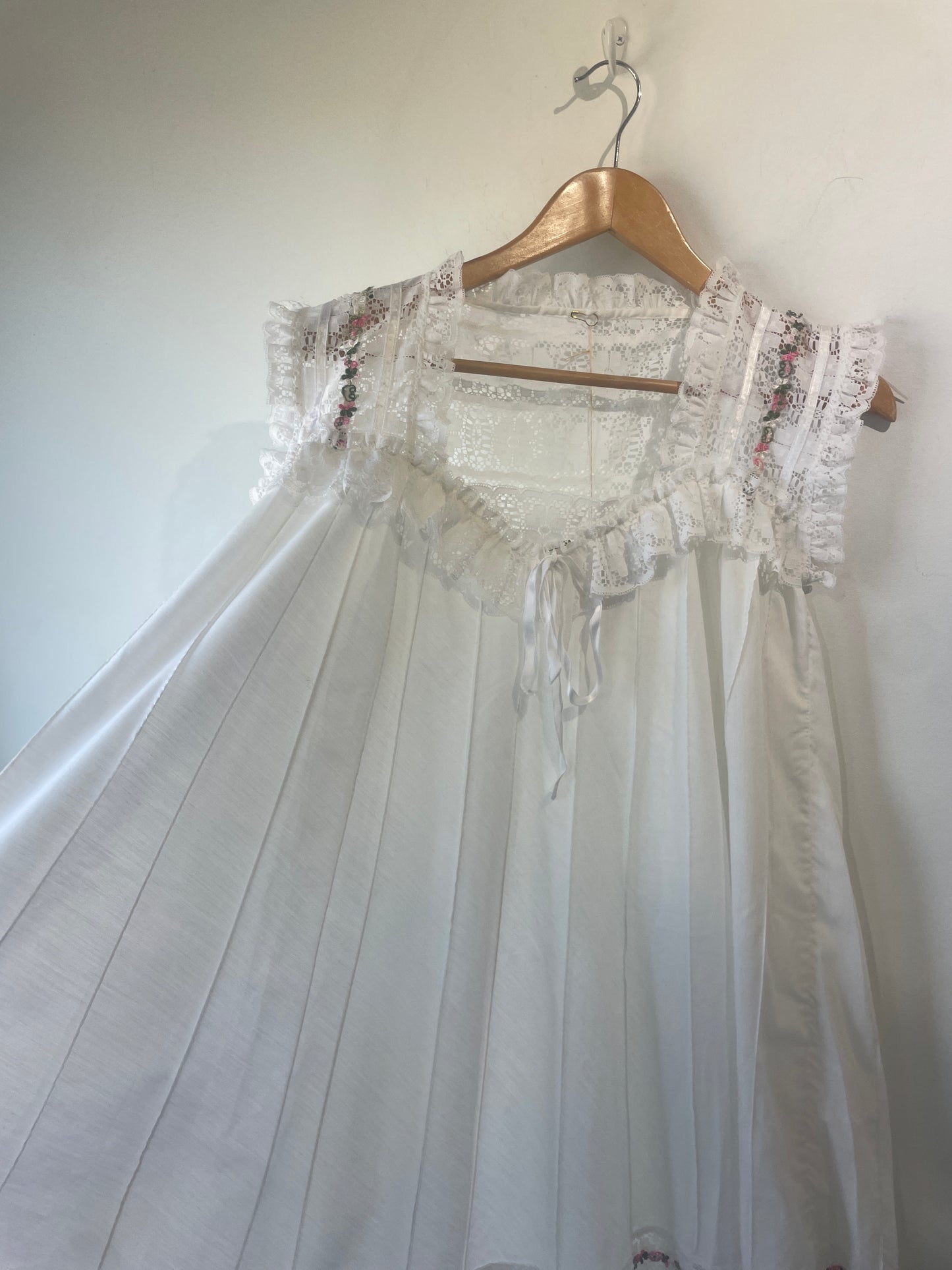 The Best Vintage Floral and Lace Dress - The Curatorial Dept.