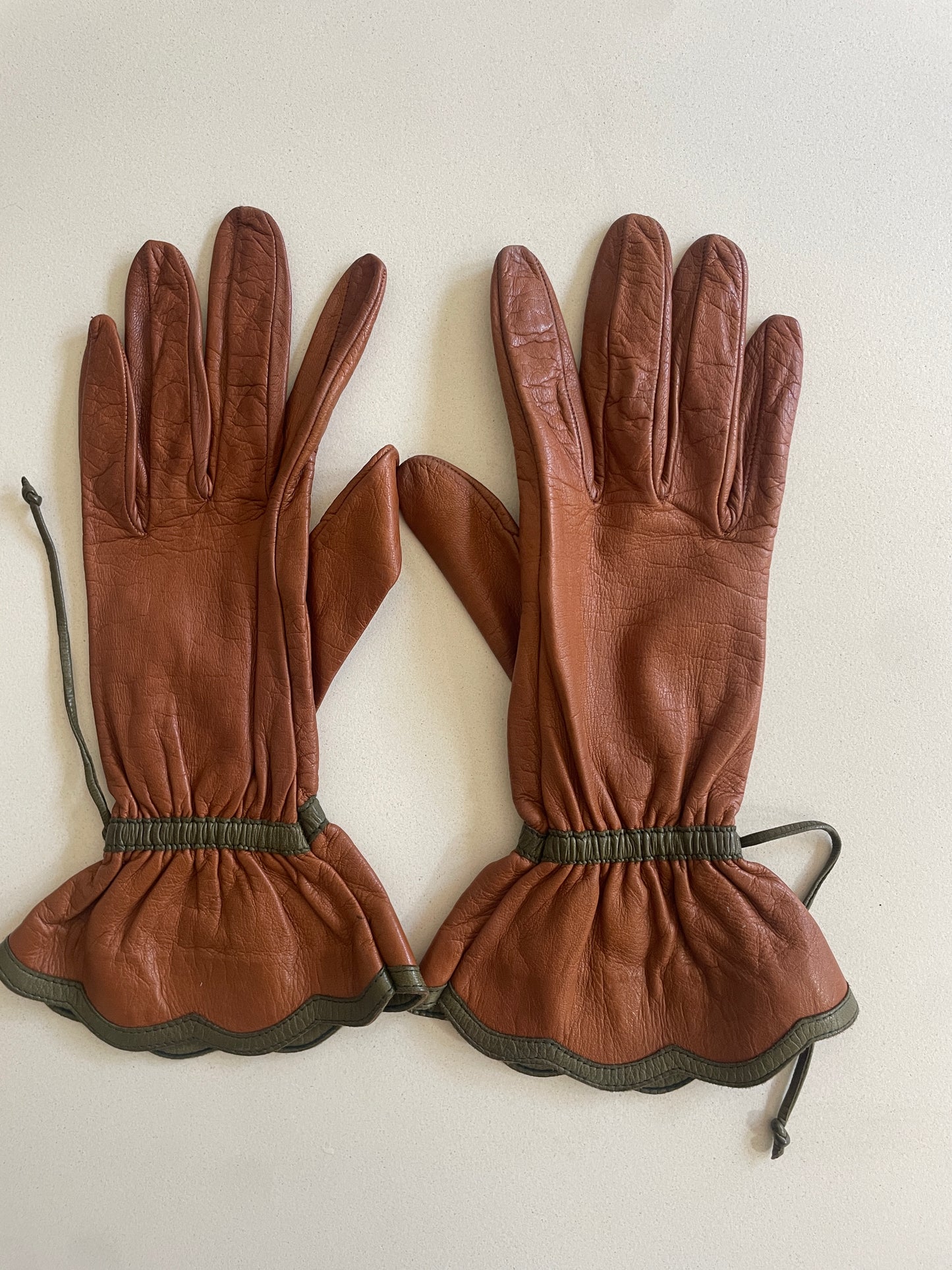 Vintage Brown Kid Leather Gloves - The Curatorial Dept.