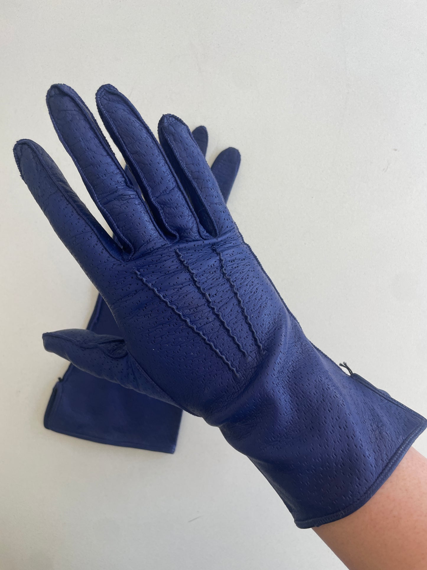 Vintage Royal Blue Kid Leather Gloves - The Curatorial Dept.