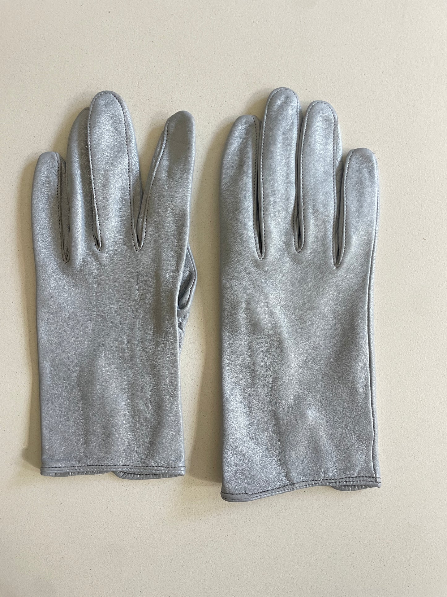Vintage Gray Kid Leather Gloves - The Curatorial Dept.