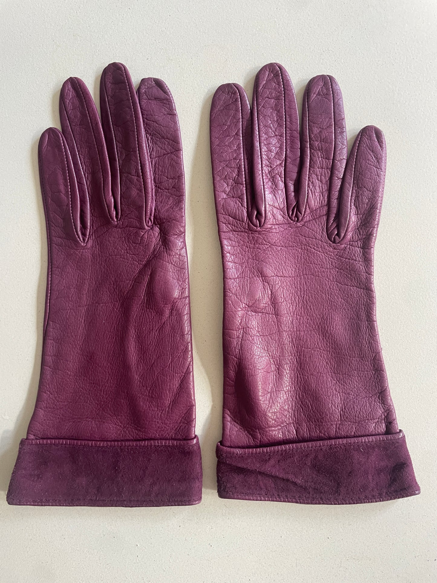 Vintage Berry Kid Leather Gloves - The Curatorial Dept.