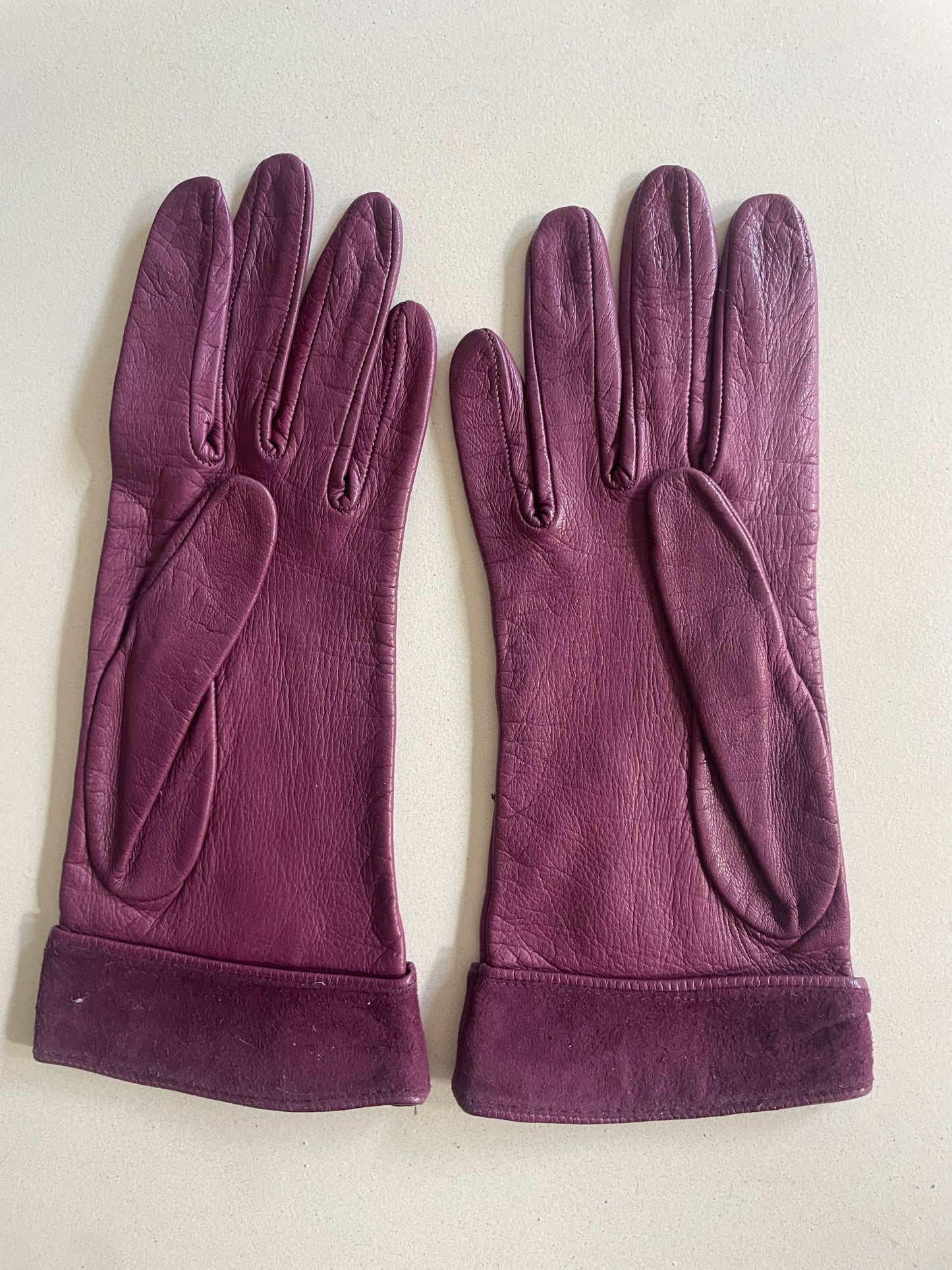 Vintage Berry Kid Leather Gloves - The Curatorial Dept.