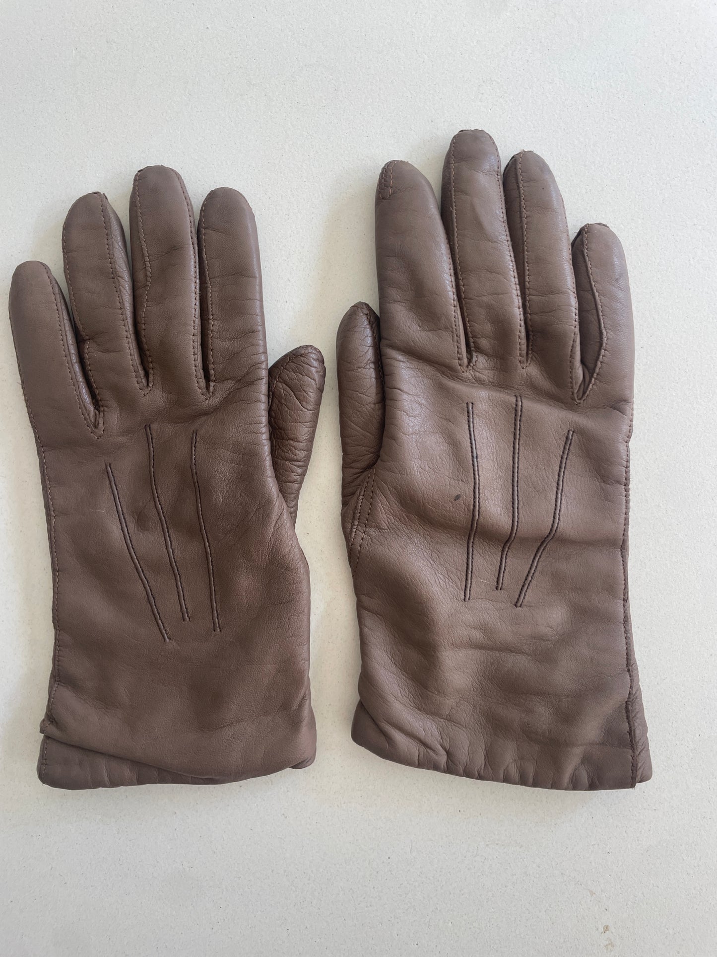 Vintage Tan Kid Leather Gloves - The Curatorial Dept.