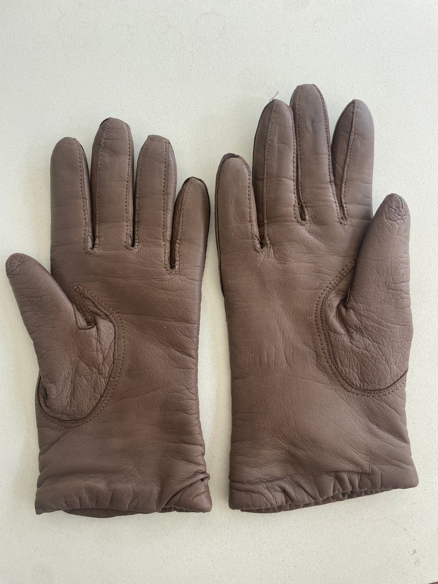 Vintage Tan Kid Leather Gloves - The Curatorial Dept.
