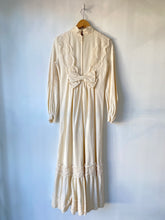 Vintage Lorrie Deb Wedding Dress